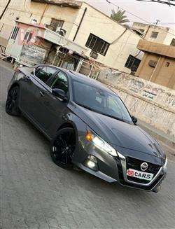 نيسان ألتيما